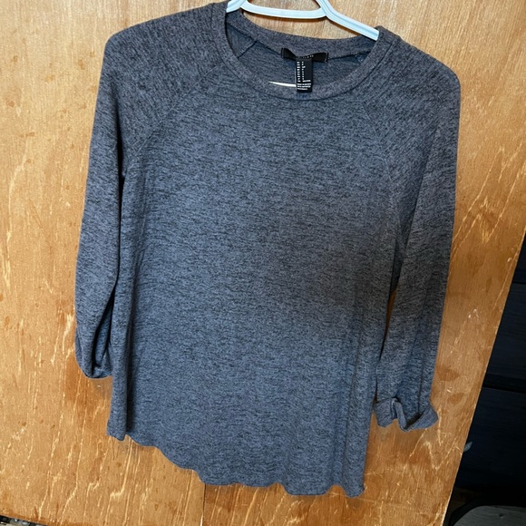 Forever 21 Shirt- S - Picture 1 of 3